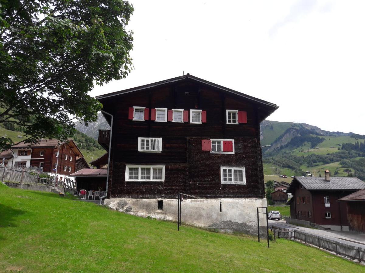 Tgesa Felici Apartment Sedrun Exterior foto
