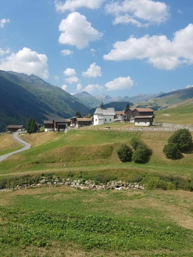 Tgesa Felici Apartment Sedrun Exterior foto